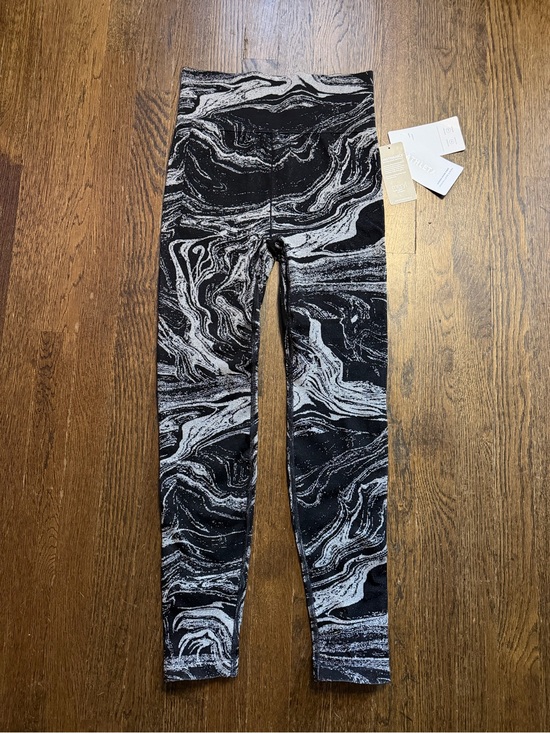 Athleta Pants - Athleta Aurora Shine Black & White Marble Tight Leggings Size S